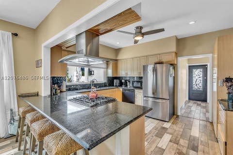 Tiny photo for 400 NE 2nd St, Pompano Beach, FL 33060 (MLS # A12076486)