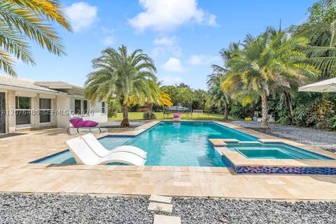 Tiny photo for 400 NE 2nd St, Pompano Beach, FL 33060 (MLS # A12076486)
