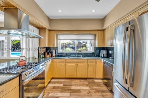 Tiny photo for 400 NE 2nd St, Pompano Beach, FL 33060 (MLS # A12076486)