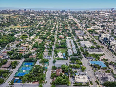 Tiny photo for 400 NE 2nd St, Pompano Beach, FL 33060 (MLS # A12076486)