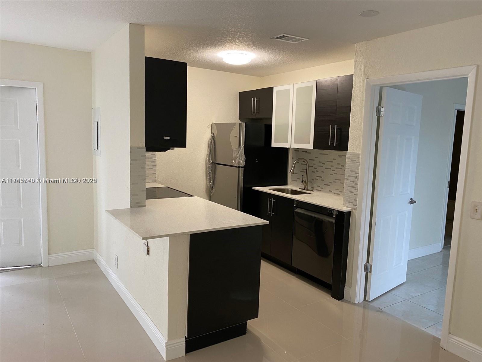 Upgraded 2 /2 condo at the Crossings. Stainless Steel appliances with granite countertop and tile throughout.