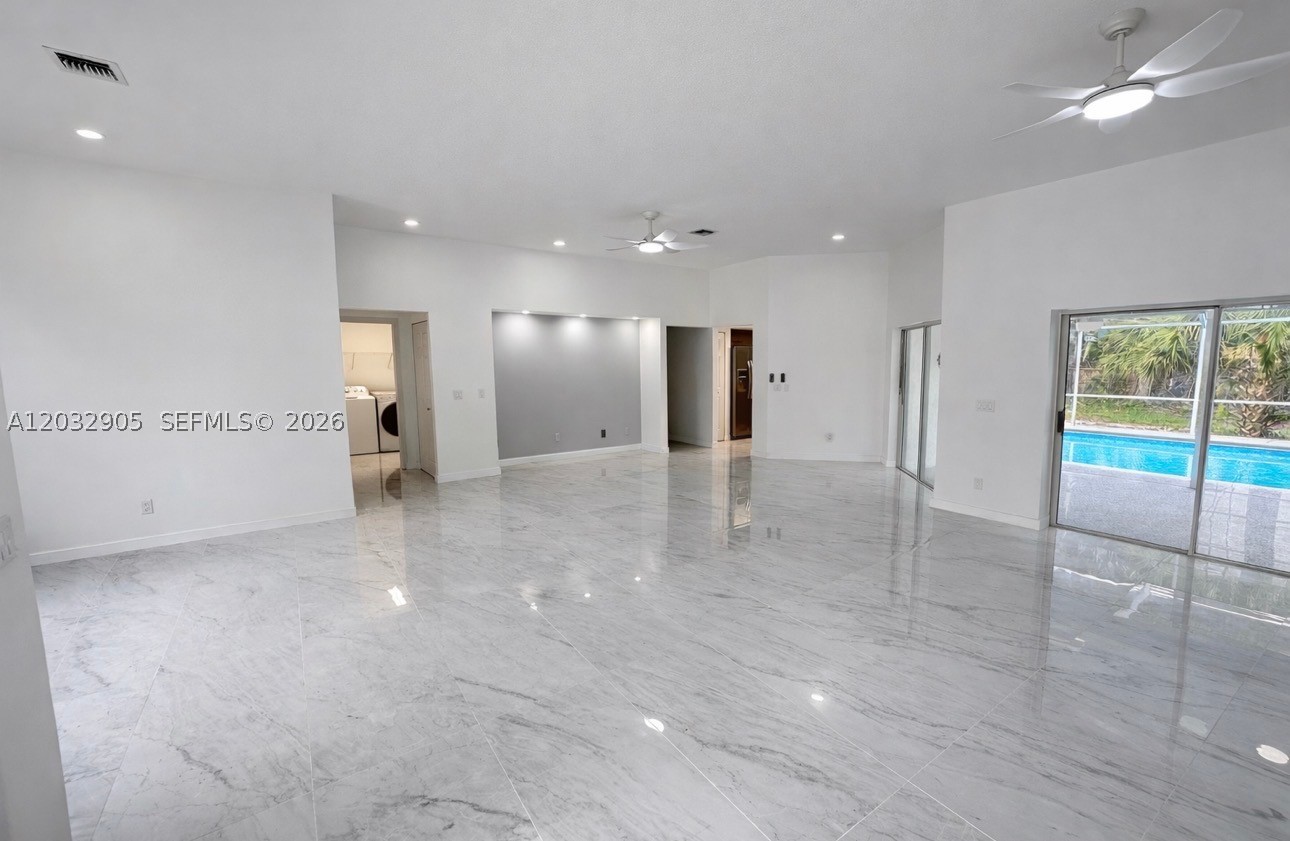 5513 Palmetto Dr