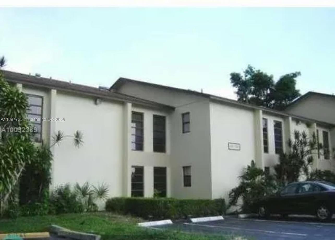 COURTYARD CONDOMINIUMS - Residential