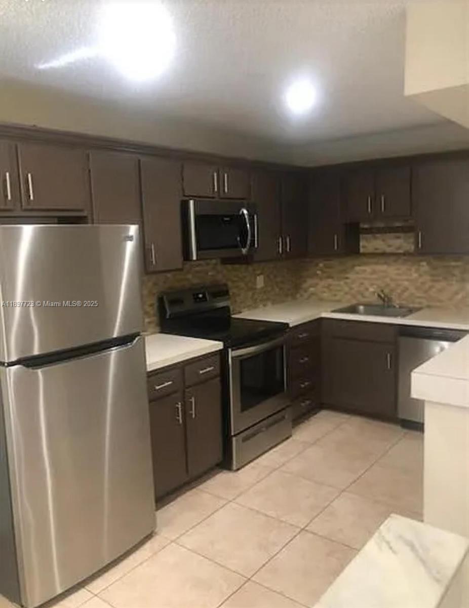 COURTYARD CONDOMINIUMS - Residential