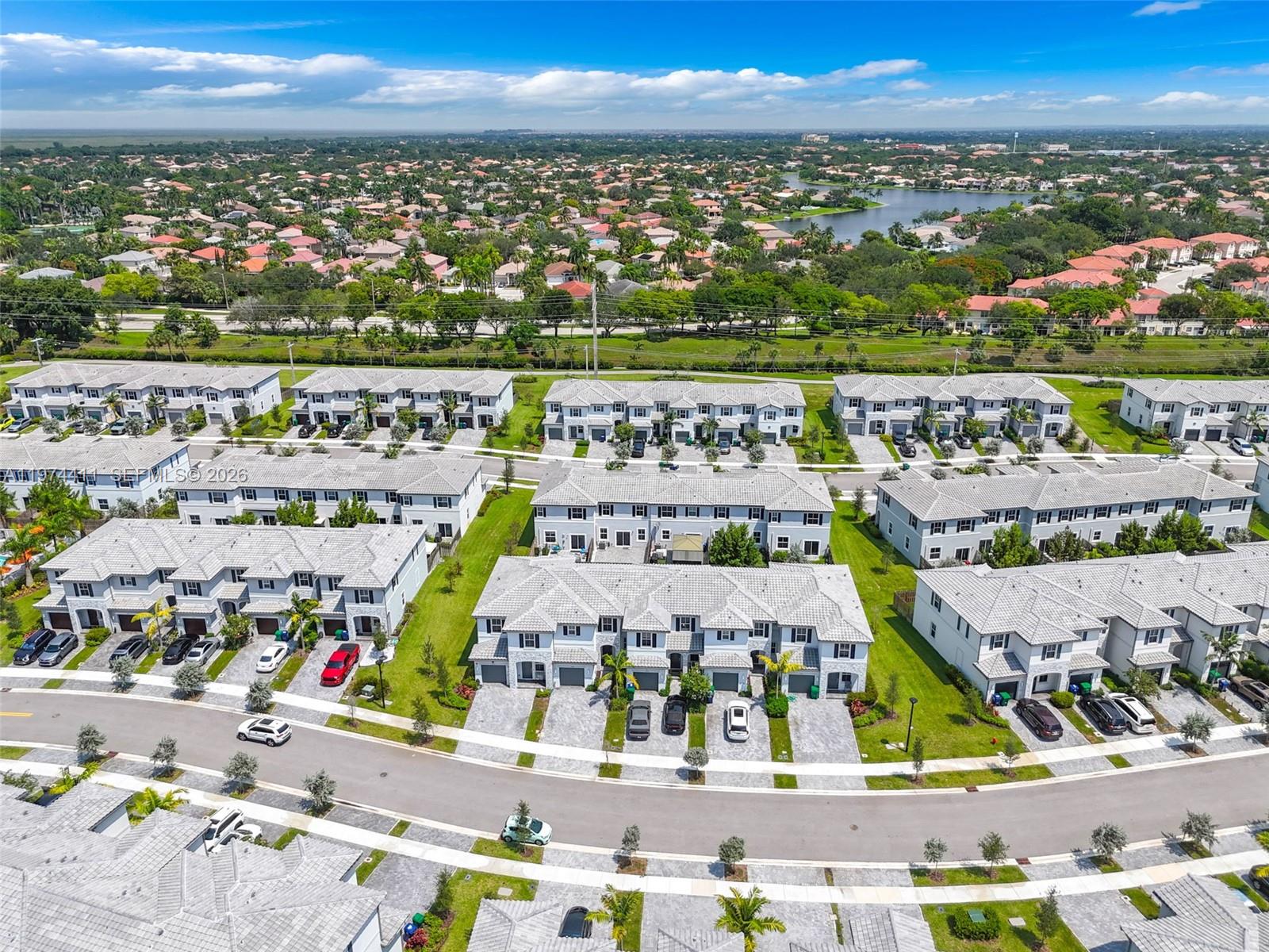 WYNDHAM LAKES PLAZA - Residential Lease