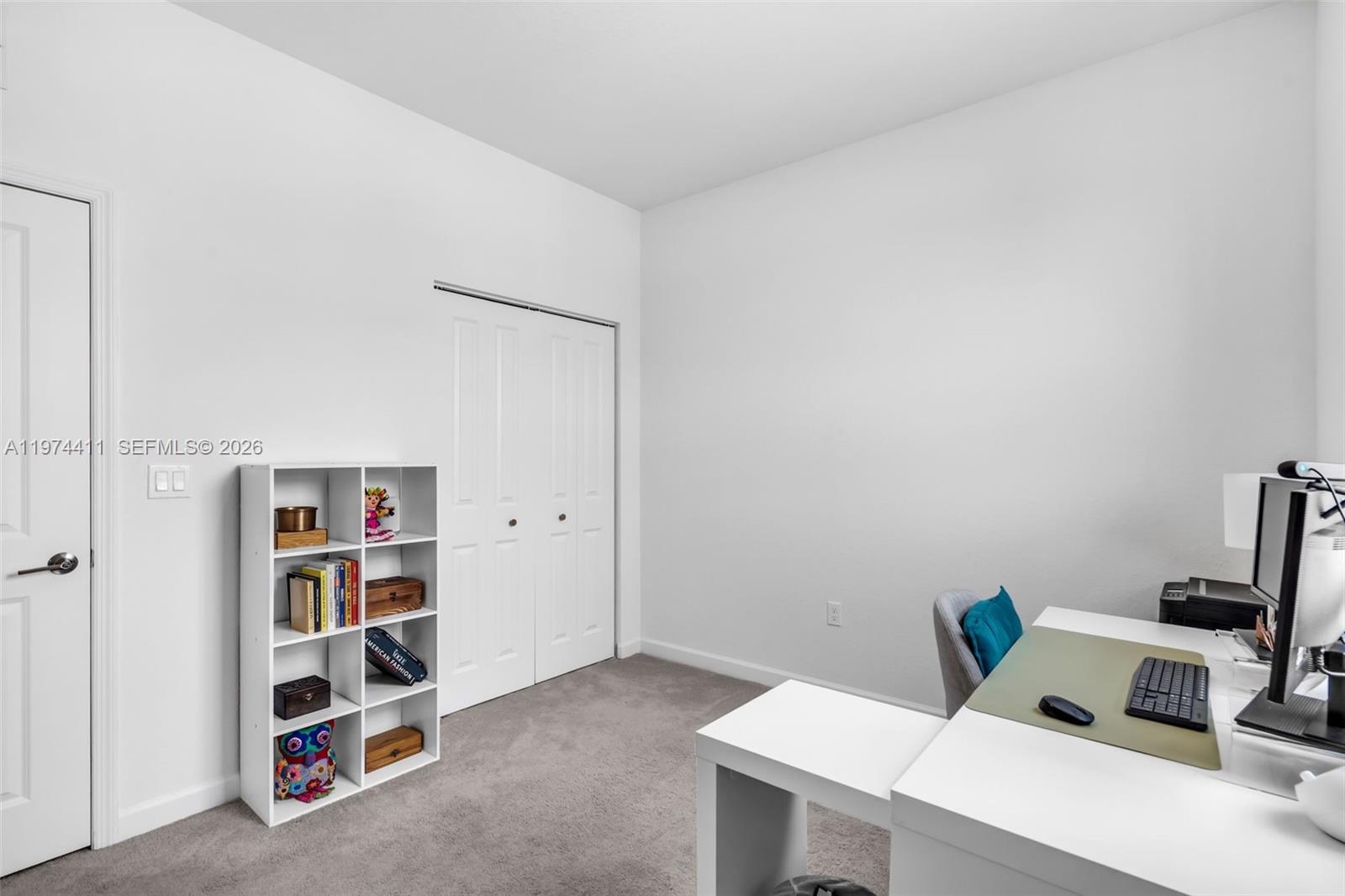 WYNDHAM LAKES PLAZA - Residential Lease