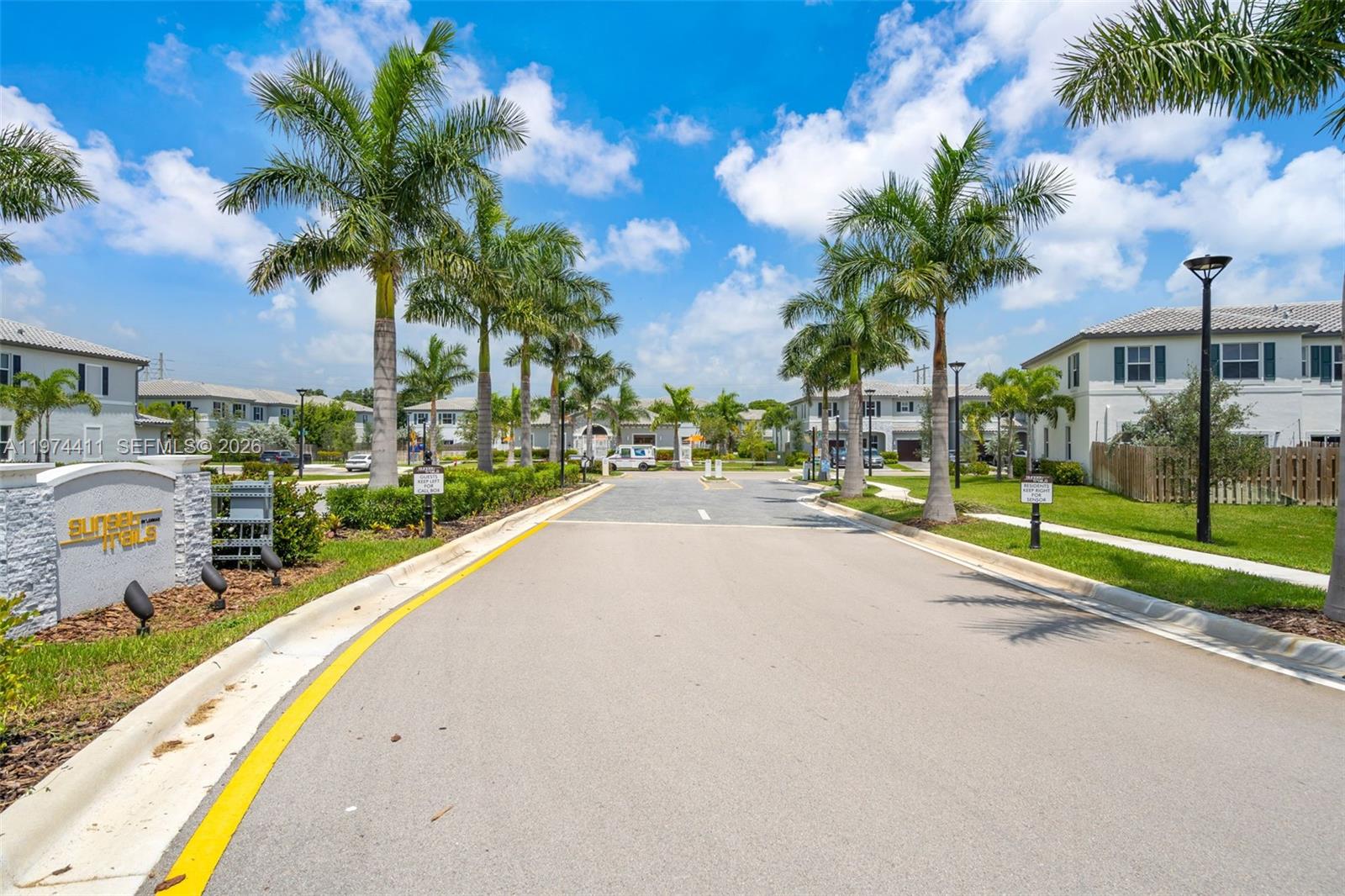 WYNDHAM LAKES PLAZA - Residential Lease