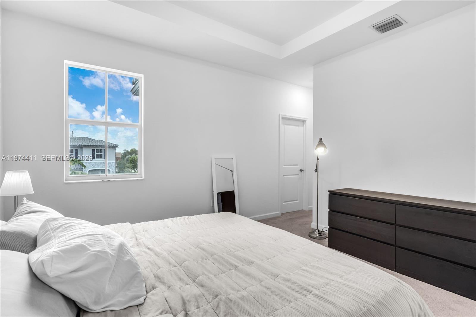 WYNDHAM LAKES PLAZA - Residential Lease