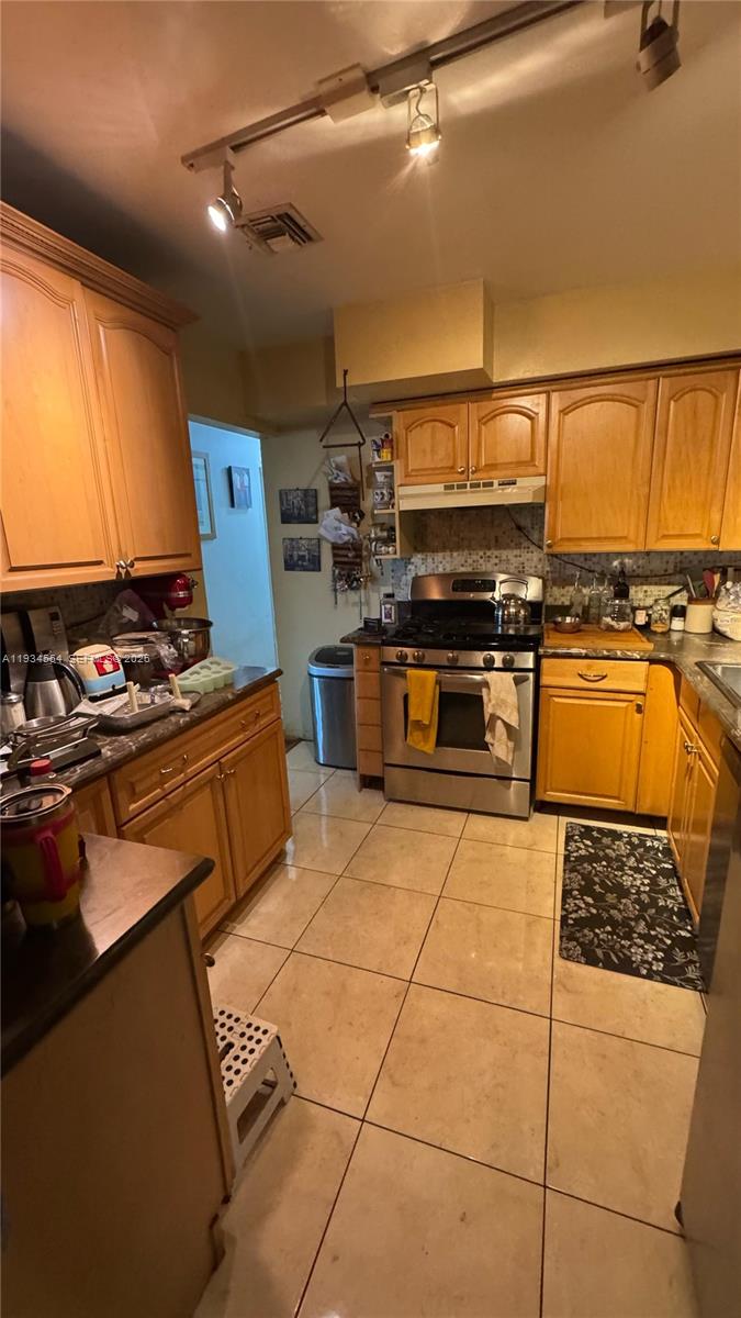 PLEASANT VILLAGE - Residential