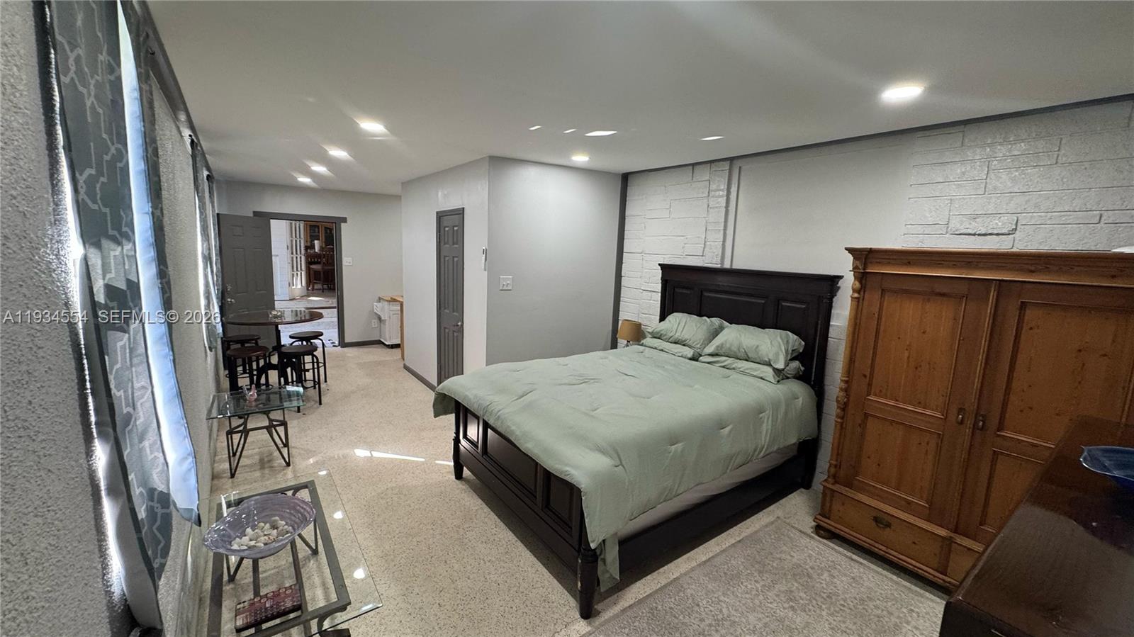 PLEASANT VILLAGE - Residential