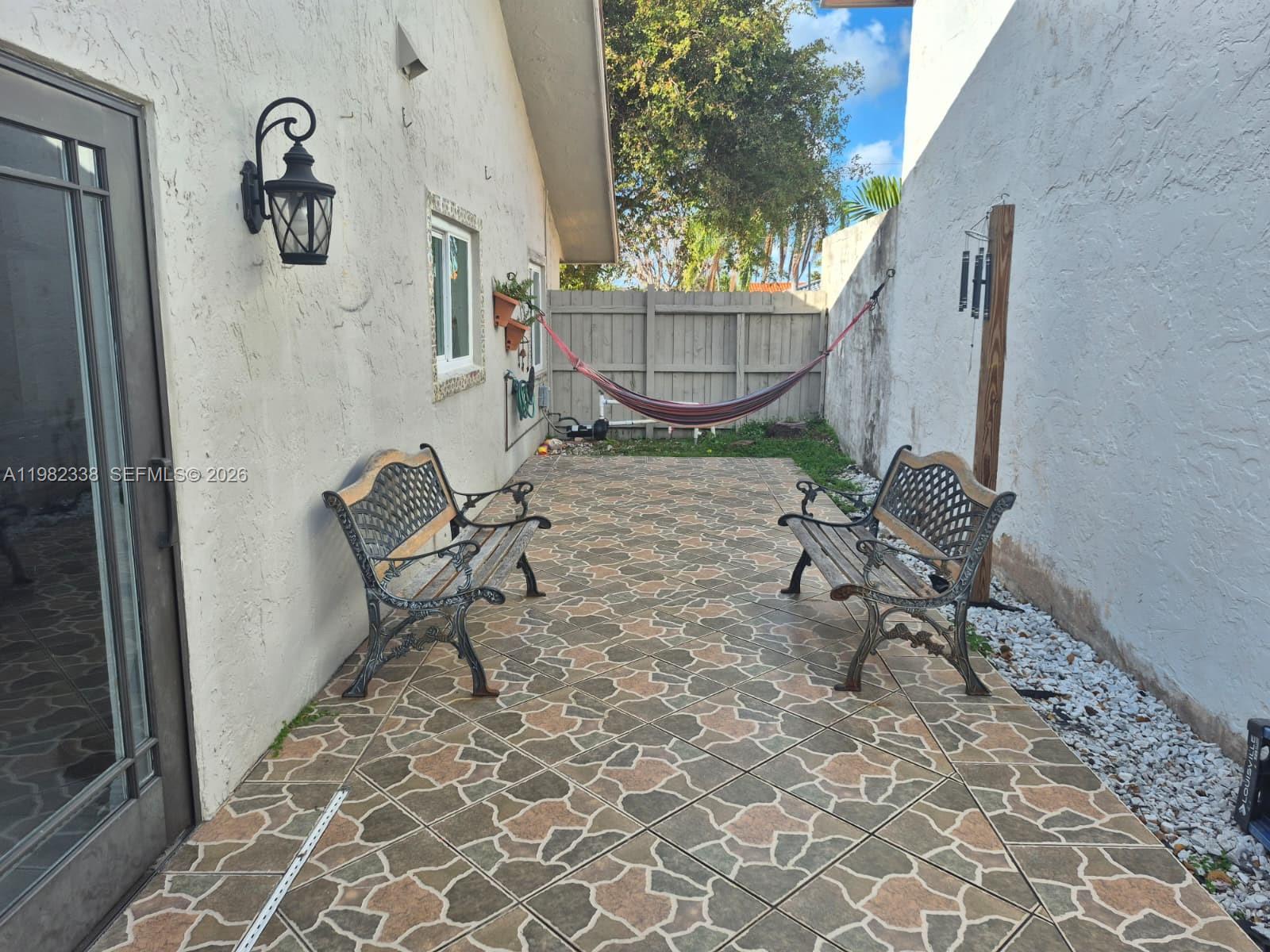 KENDALL KINGDOM - Residential