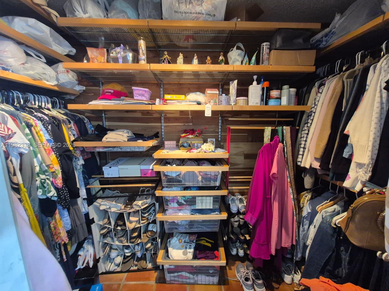 KENDALL KINGDOM - Residential