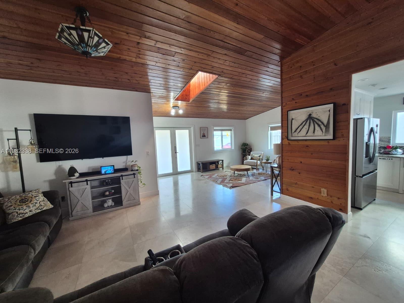 KENDALL KINGDOM - Residential