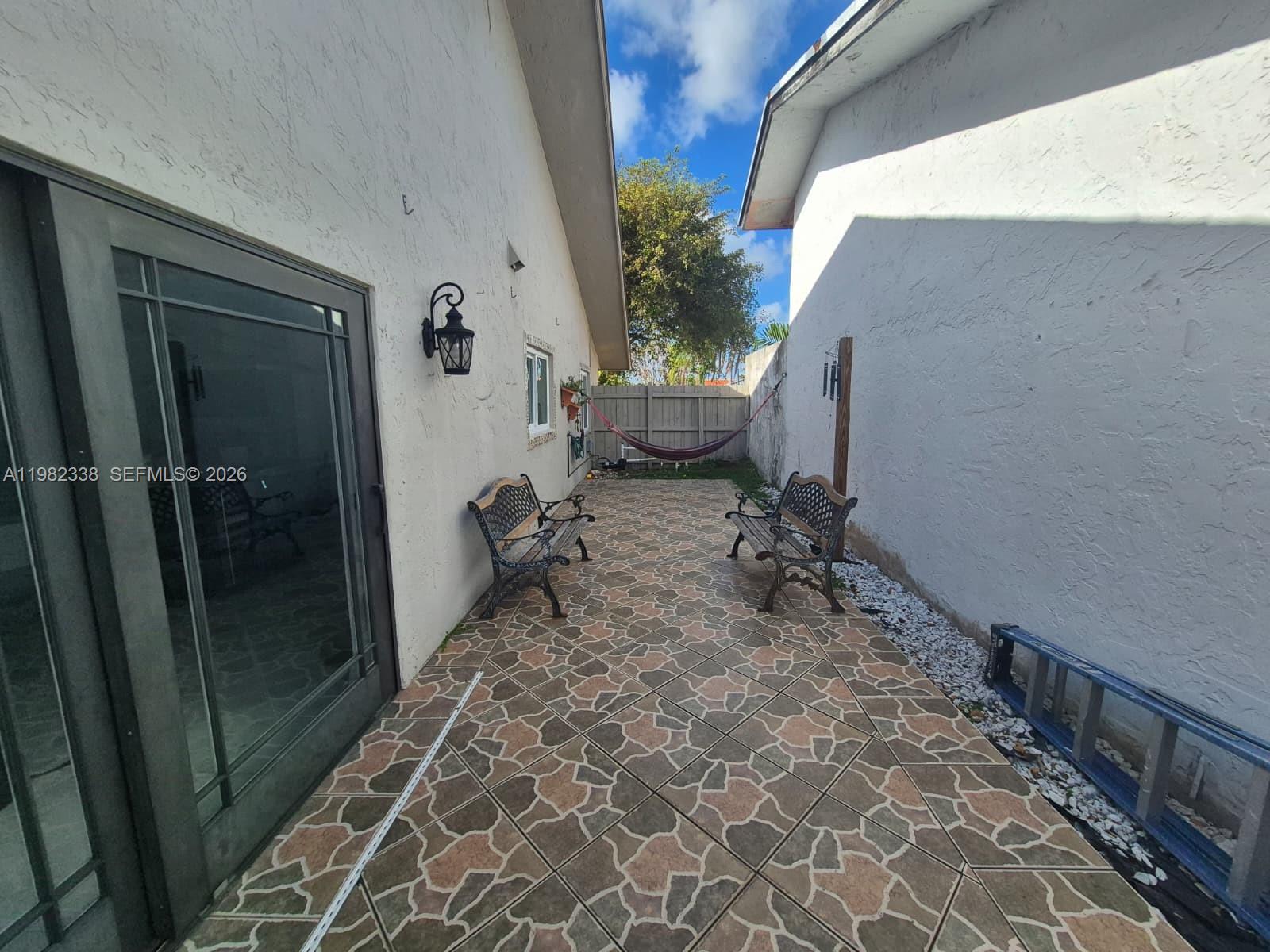 KENDALL KINGDOM - Residential