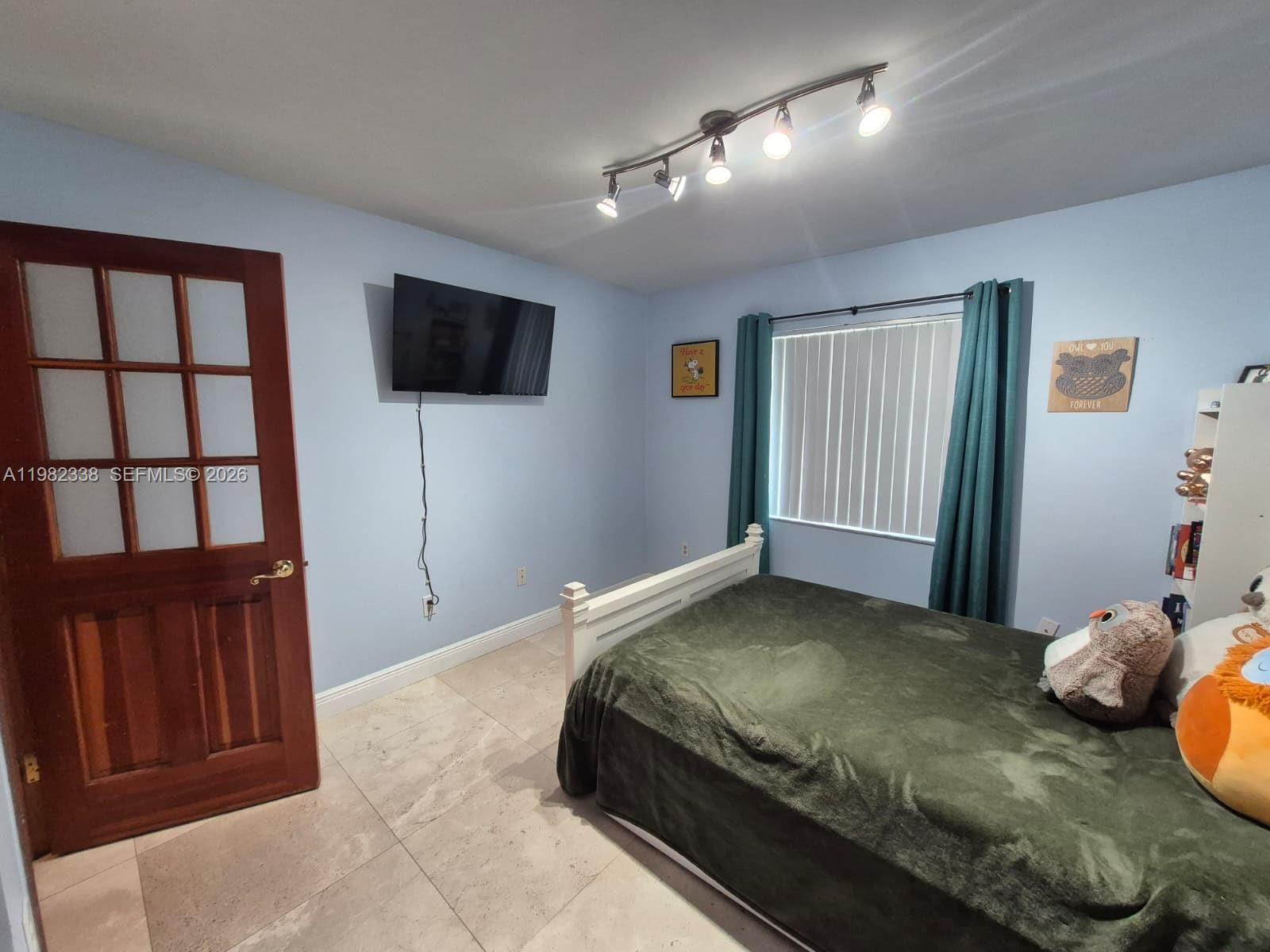 KENDALL KINGDOM - Residential