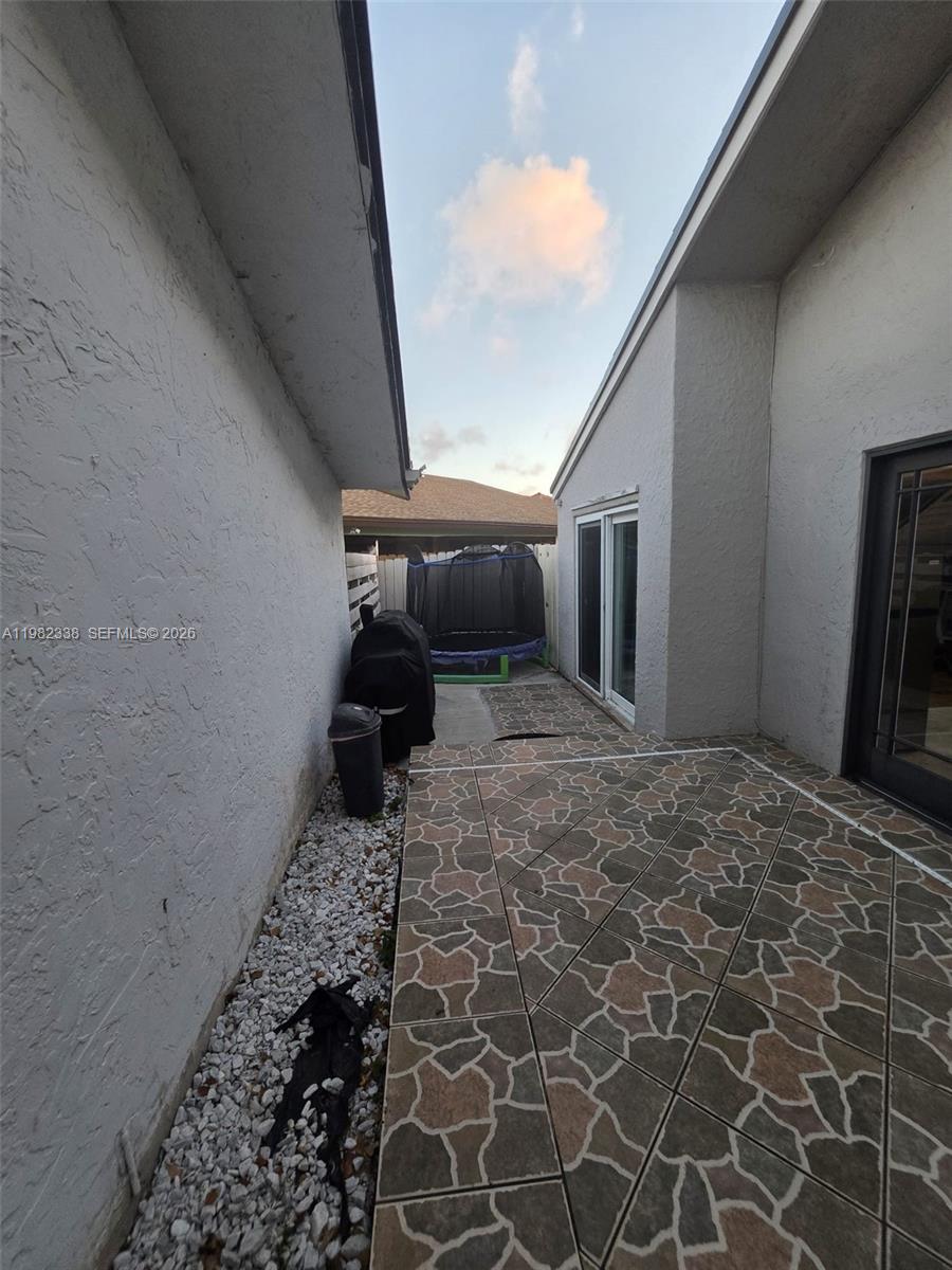 KENDALL KINGDOM - Residential