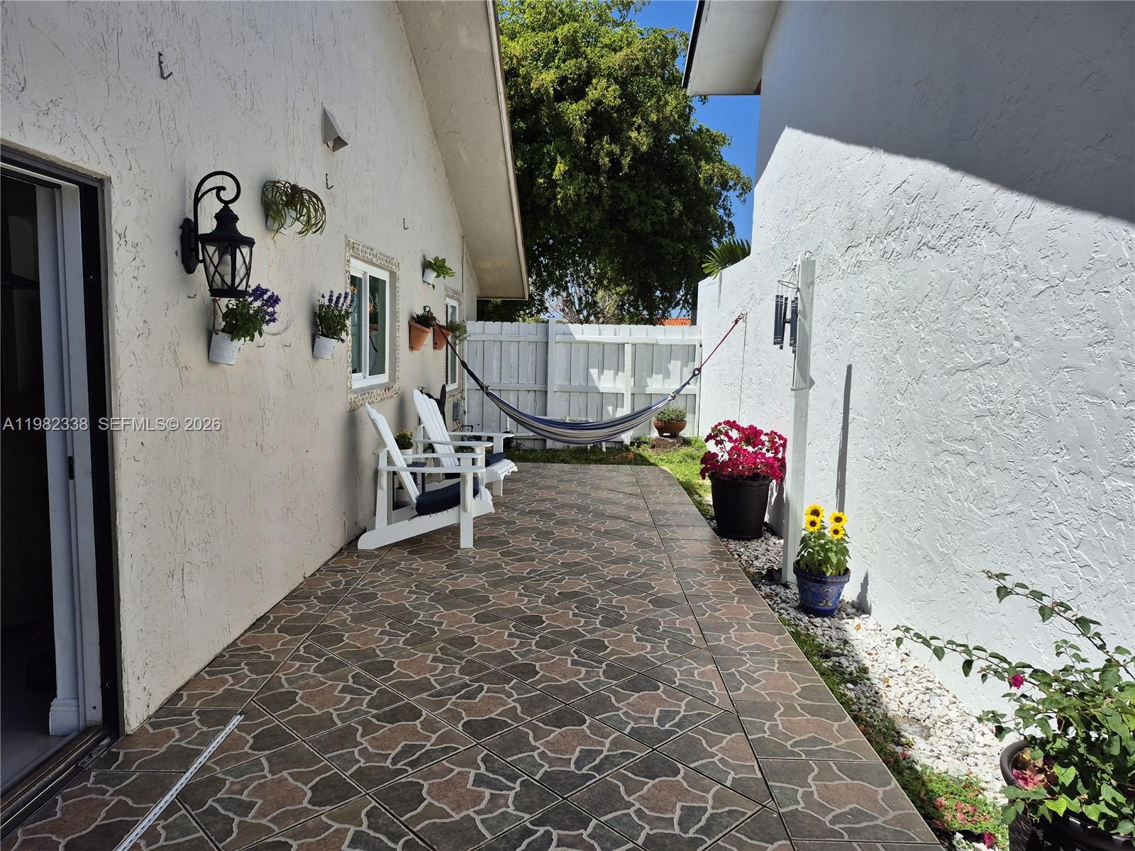 KENDALL KINGDOM - Residential