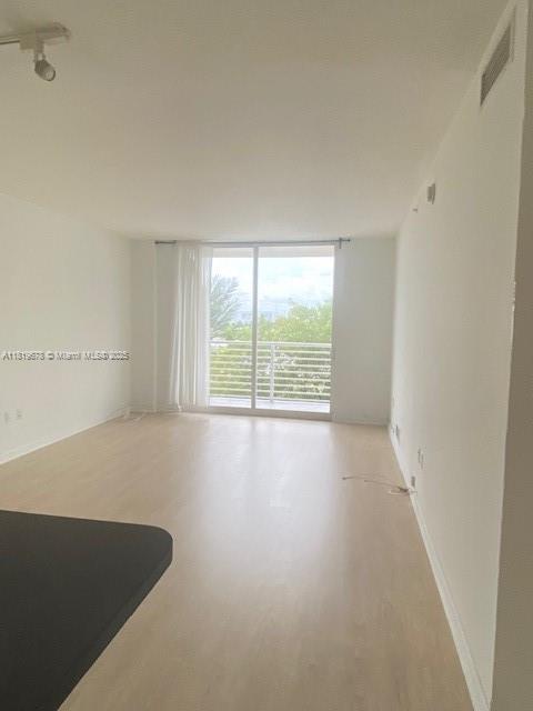 VENTURE AT AVENTURA WEST - Residential