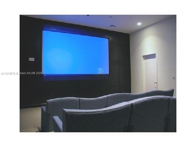 VENTURE AT AVENTURA WEST - Residential