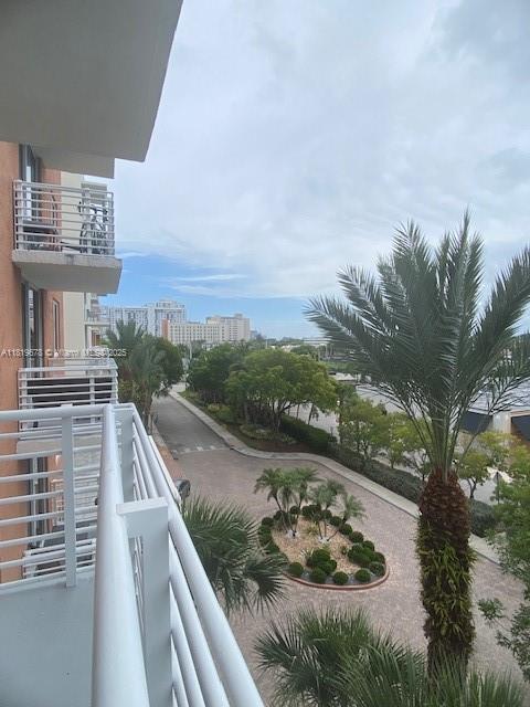 VENTURE AT AVENTURA WEST - Residential