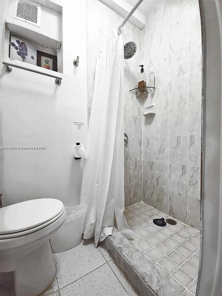 TAMIAMI HIGHLANDS - Residential Lease