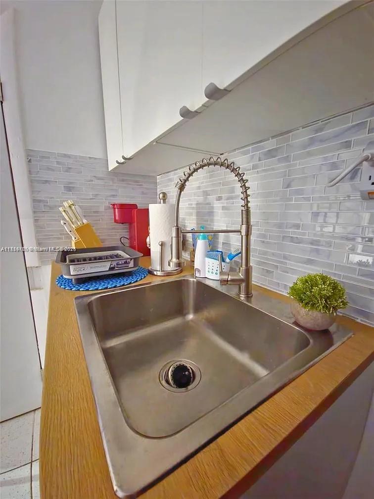TAMIAMI HIGHLANDS - Residential Lease