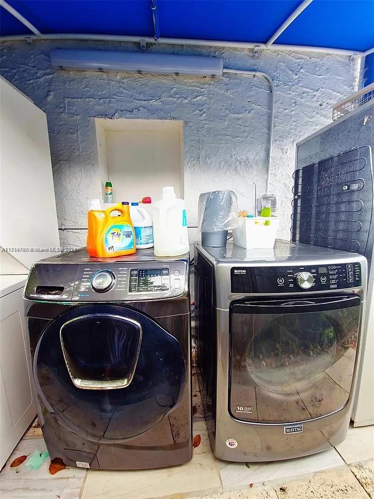 TAMIAMI HIGHLANDS - Residential Lease