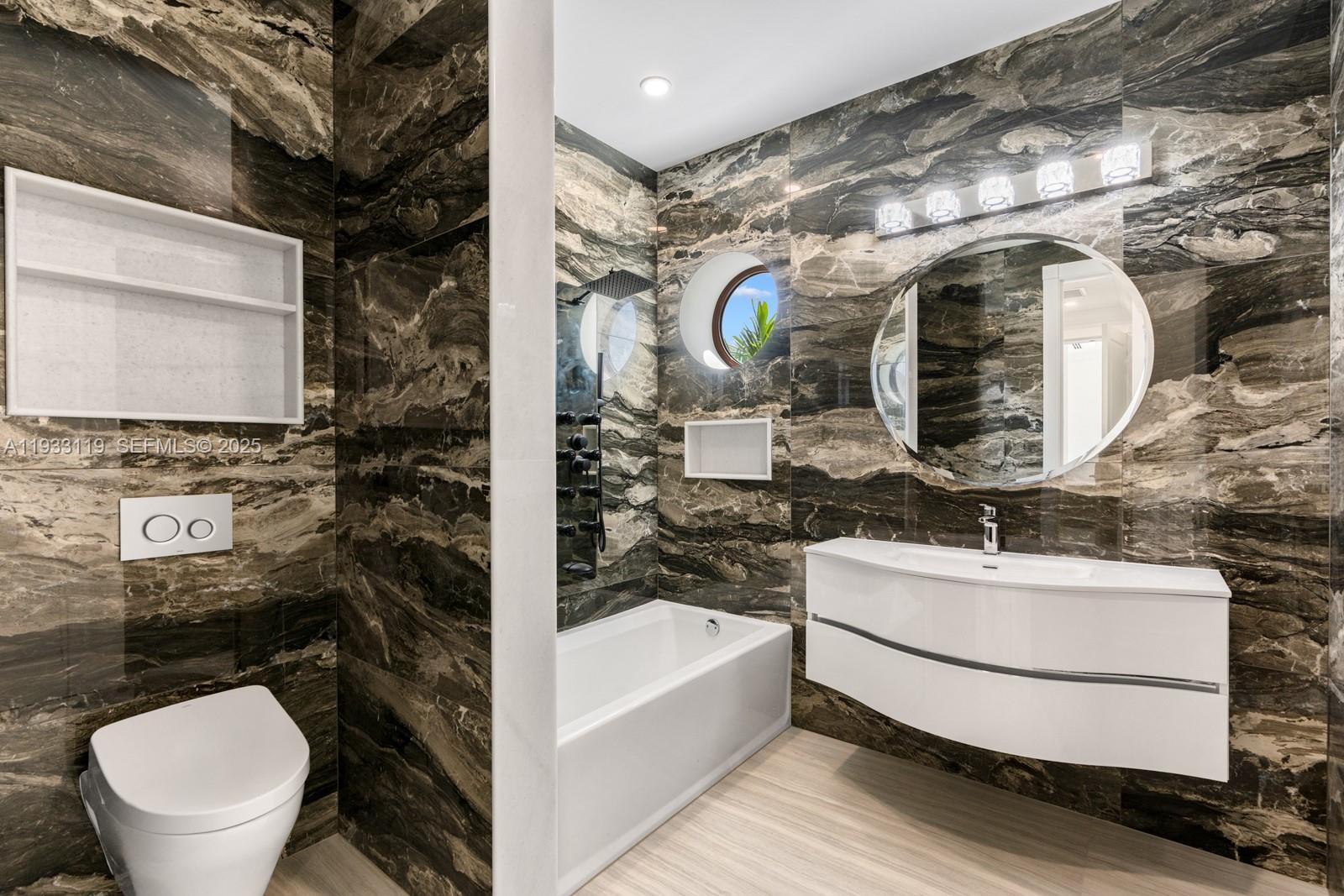 ALTOS DEL MAR NO 5 - Residential