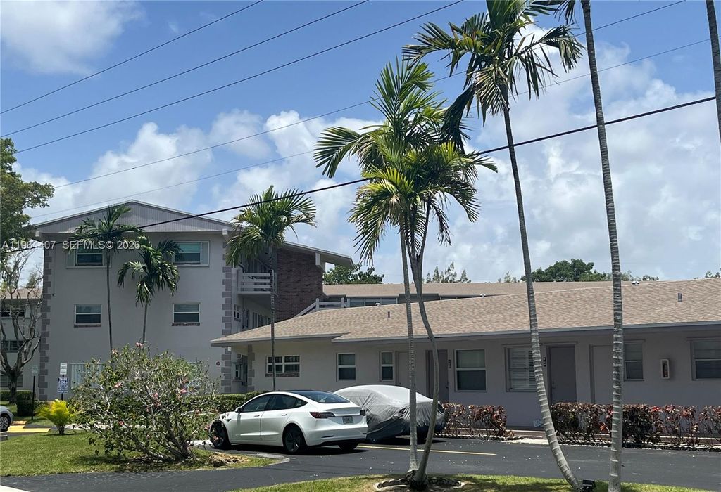 Photo of 700 Layne Blvd #124, Hallandale Beach, FL 33009 (MLS # A11961407)