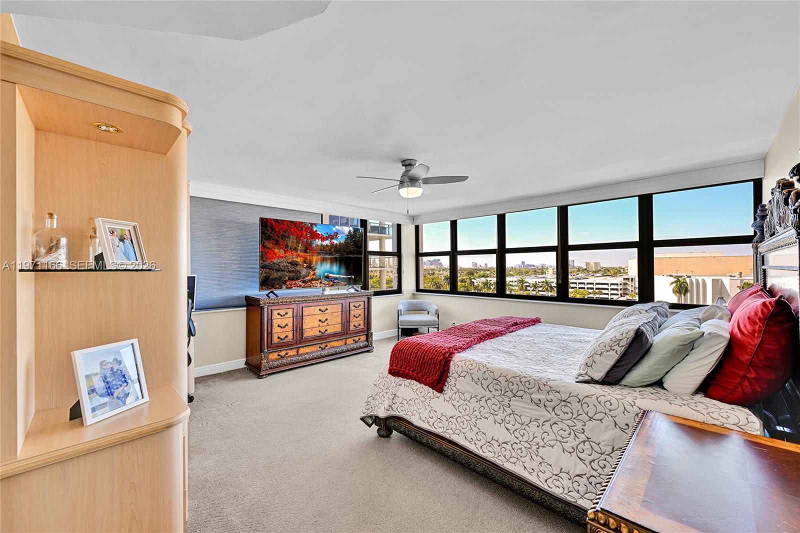 CORINTHIAN ON THE INTRACO - Residential