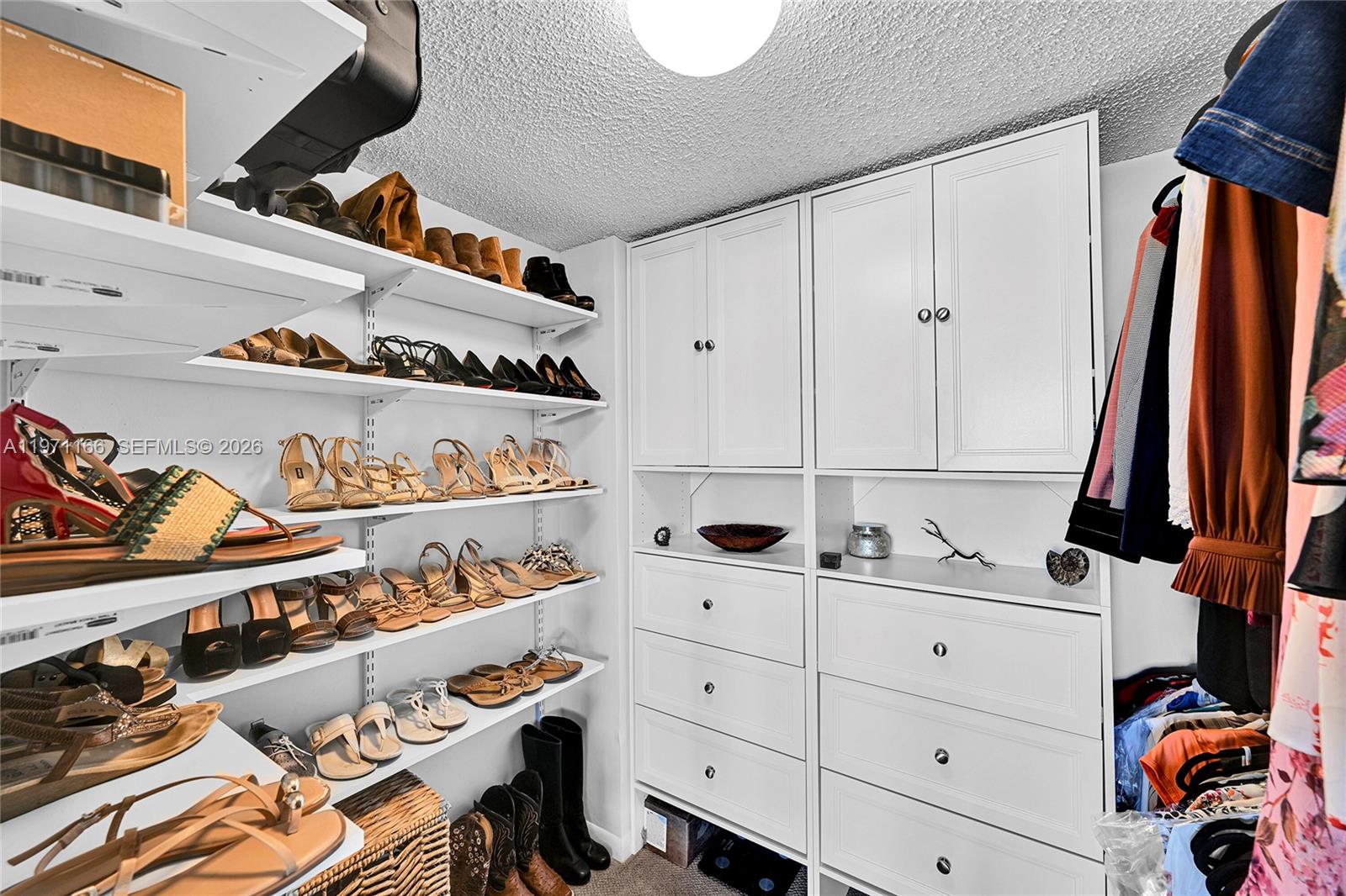 CORINTHIAN ON THE INTRACO - Residential