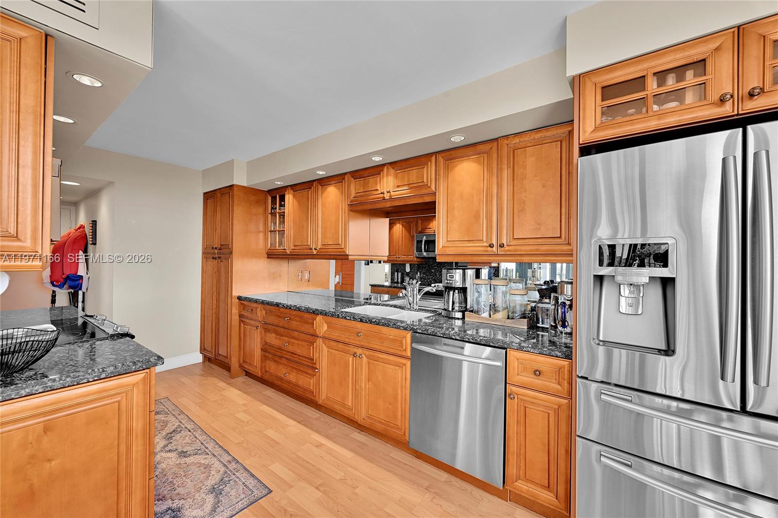 CORINTHIAN ON THE INTRACO - Residential