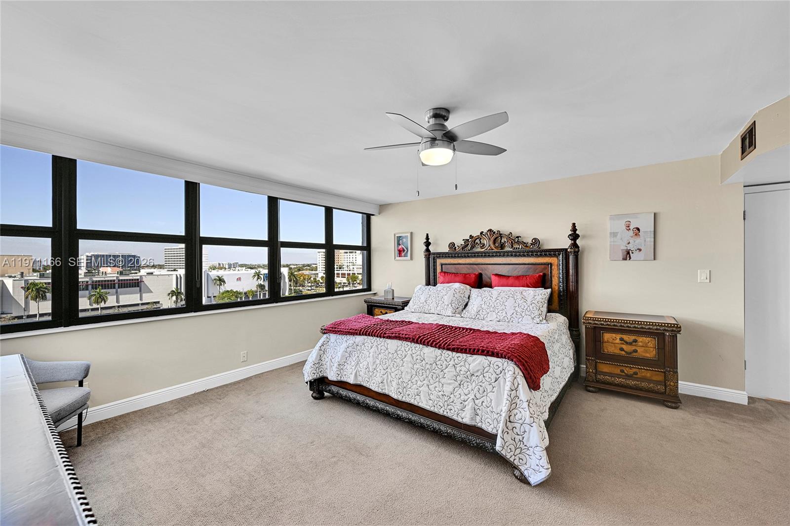 CORINTHIAN ON THE INTRACO - Residential