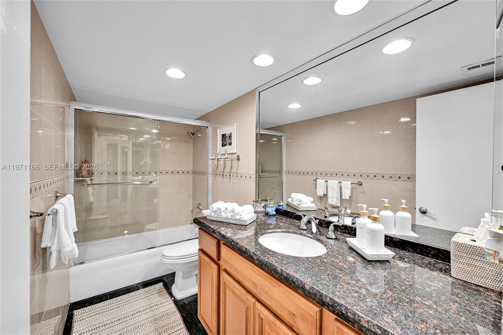 CORINTHIAN ON THE INTRACO - Residential