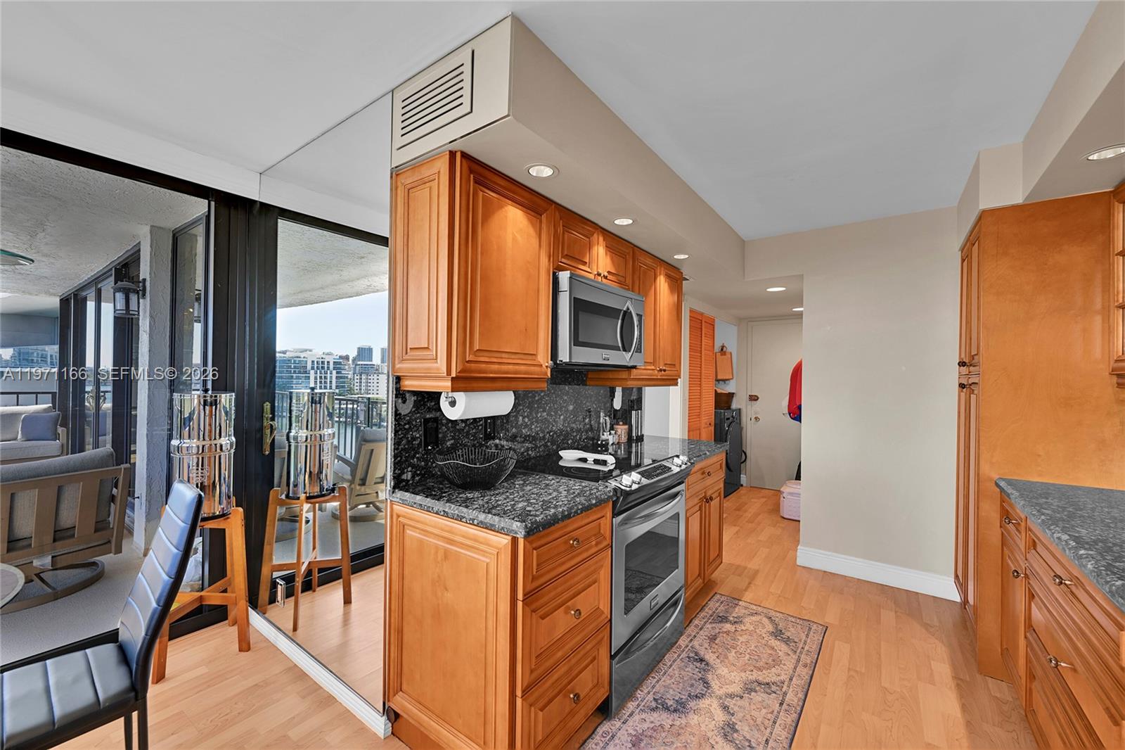 CORINTHIAN ON THE INTRACO - Residential