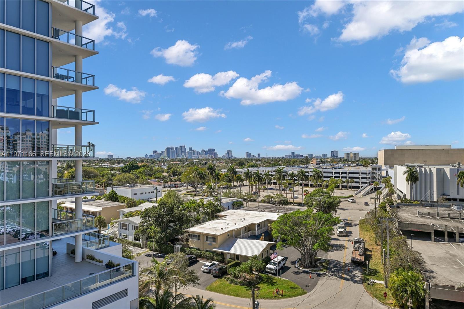 CORINTHIAN ON THE INTRACO - Residential