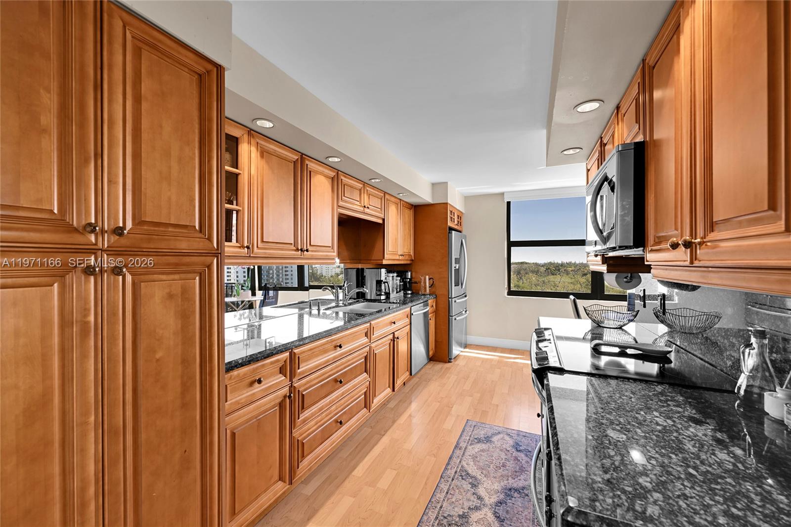 CORINTHIAN ON THE INTRACO - Residential