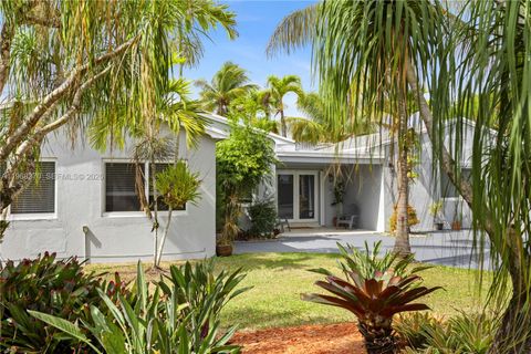 Photo of 25900 SW 182nd Ave, Homestead, FL 33031 (MLS # A11968370)