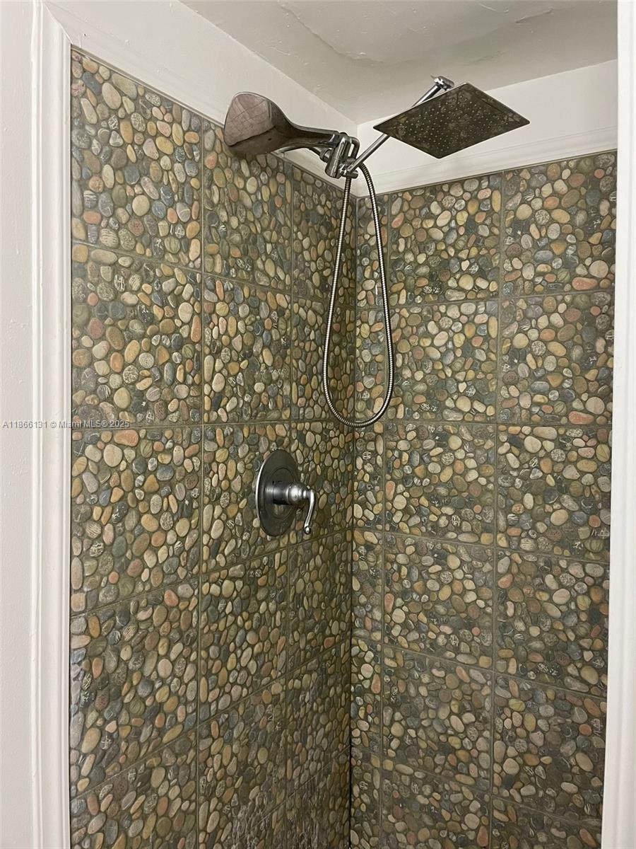 SUNSET VILLAS NO 3 CONDO - Residential