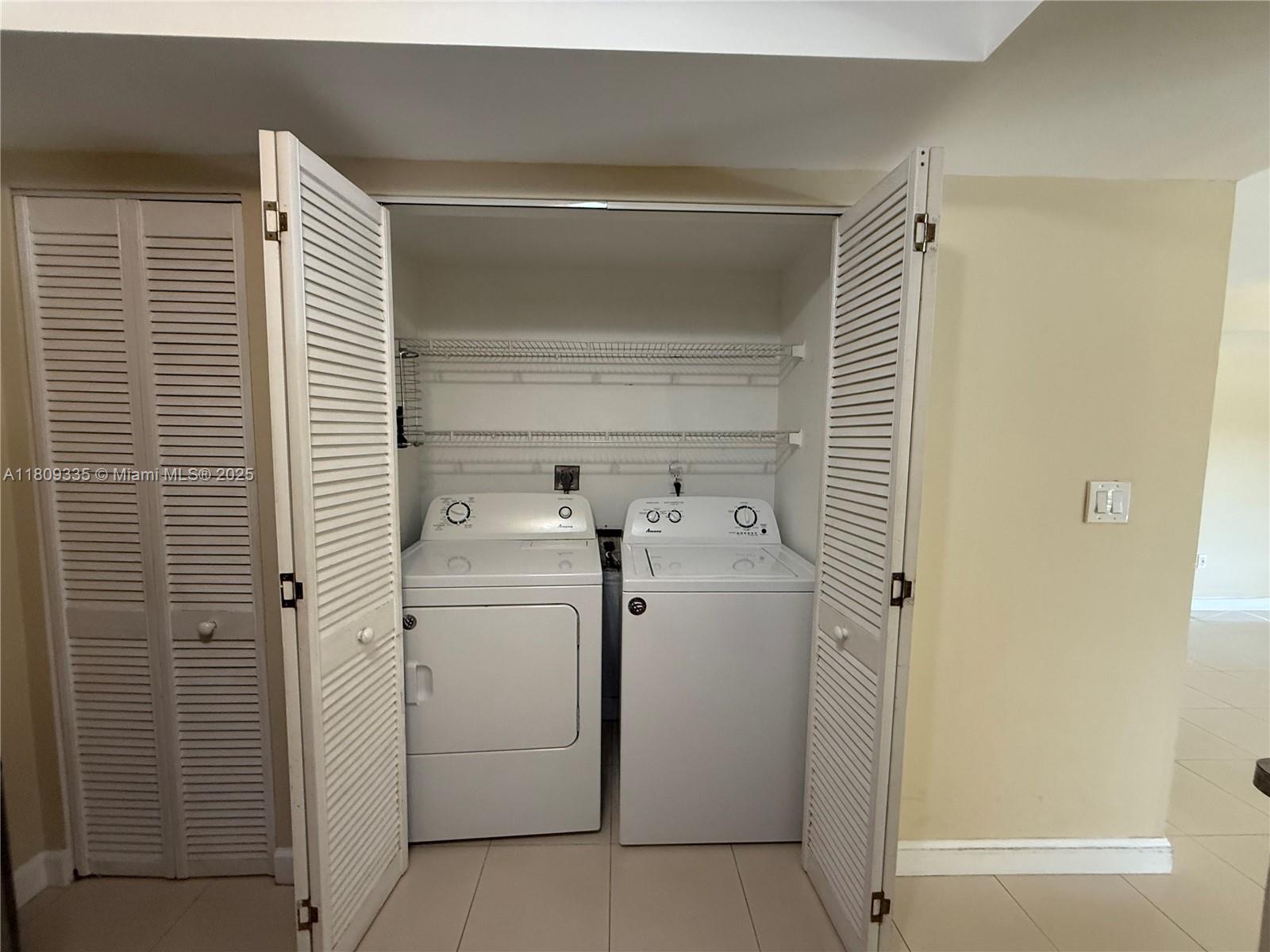 KENLAND POINTE CONDO IV - Residential