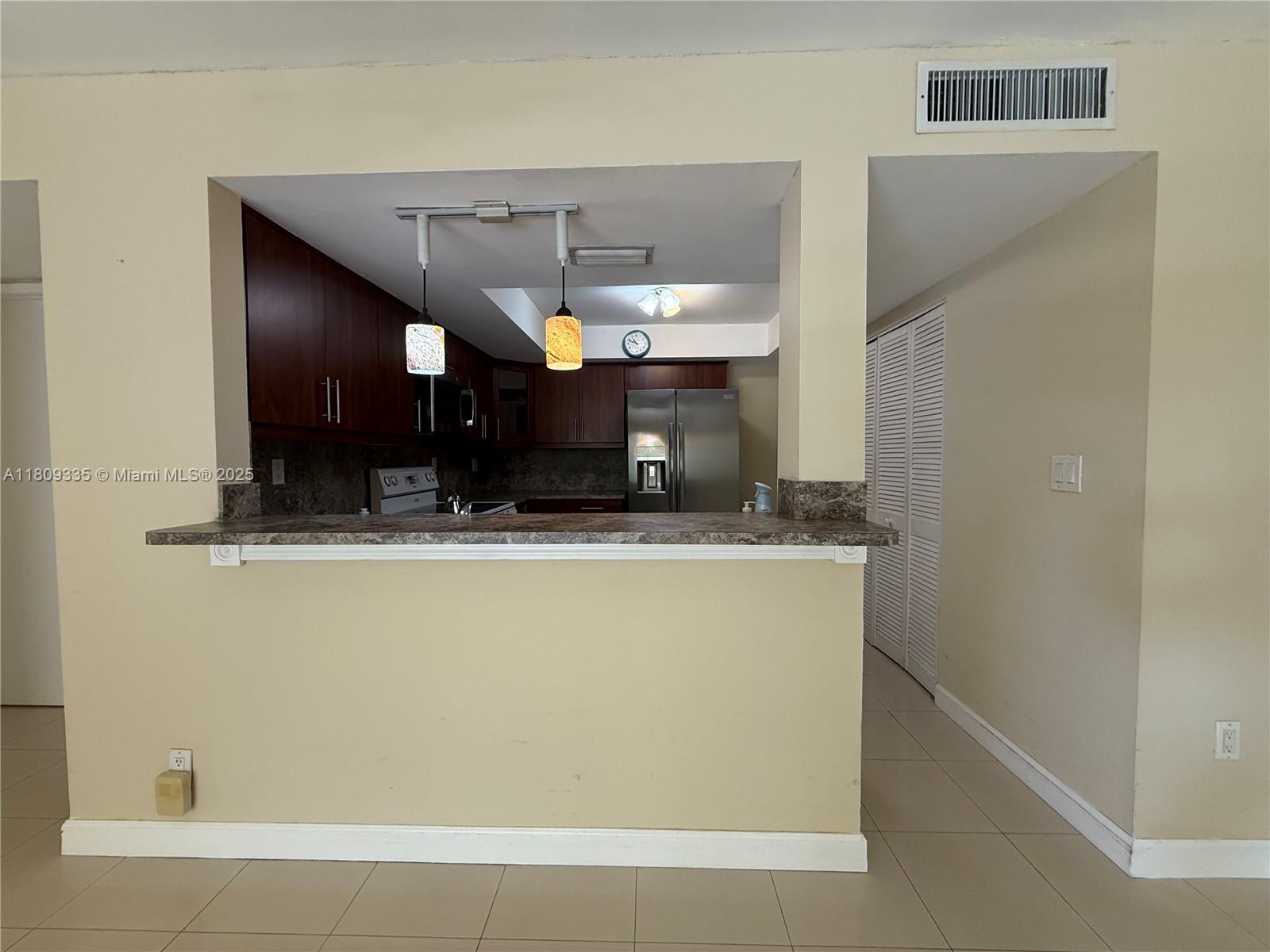 KENLAND POINTE CONDO IV - Residential