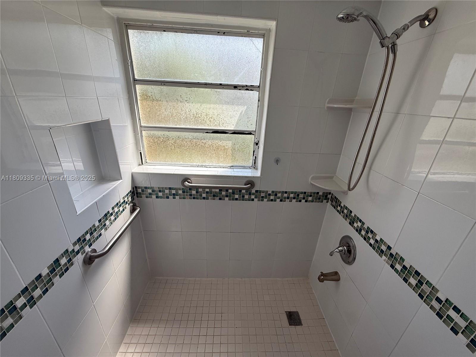 KENLAND POINTE CONDO IV - Residential