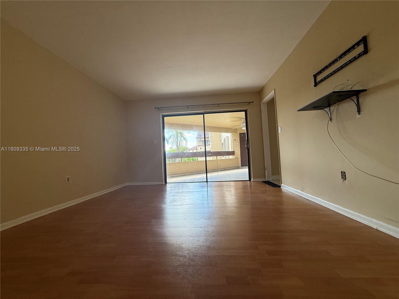 KENLAND POINTE CONDO IV - Residential