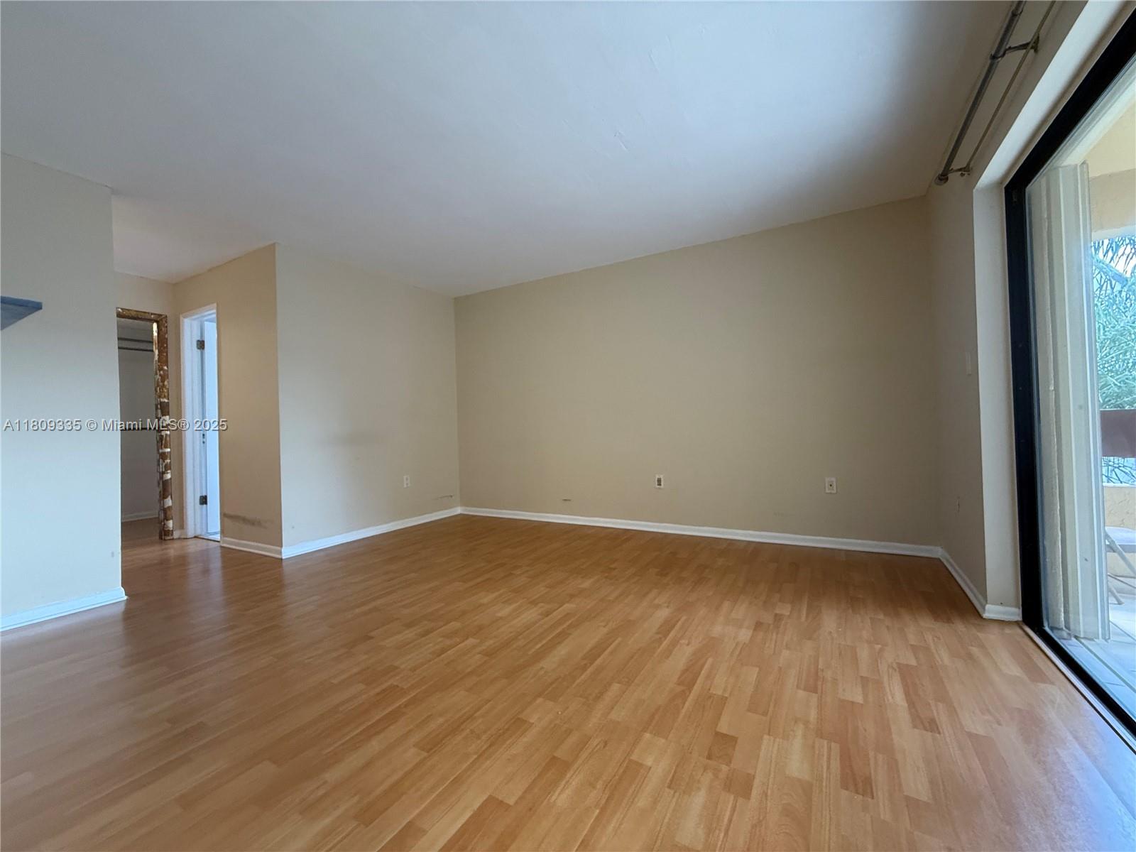 KENLAND POINTE CONDO IV - Residential