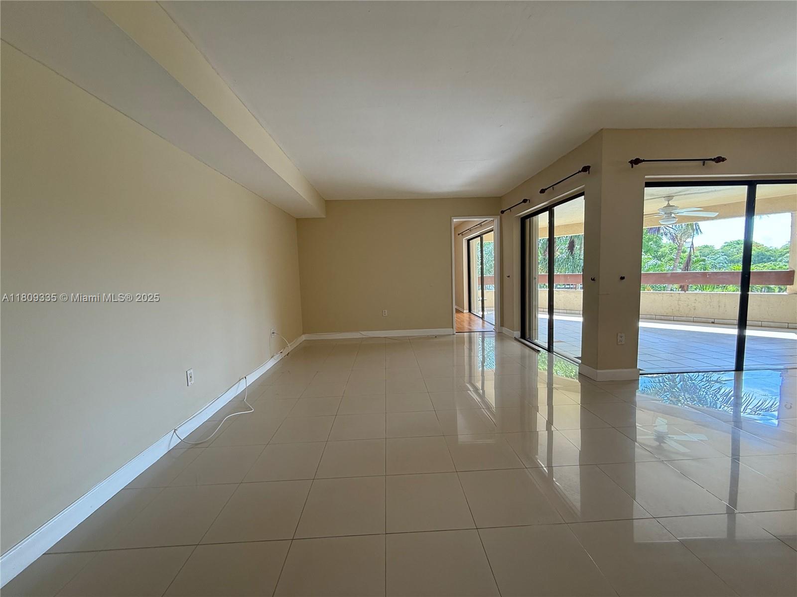 KENLAND POINTE CONDO IV - Residential
