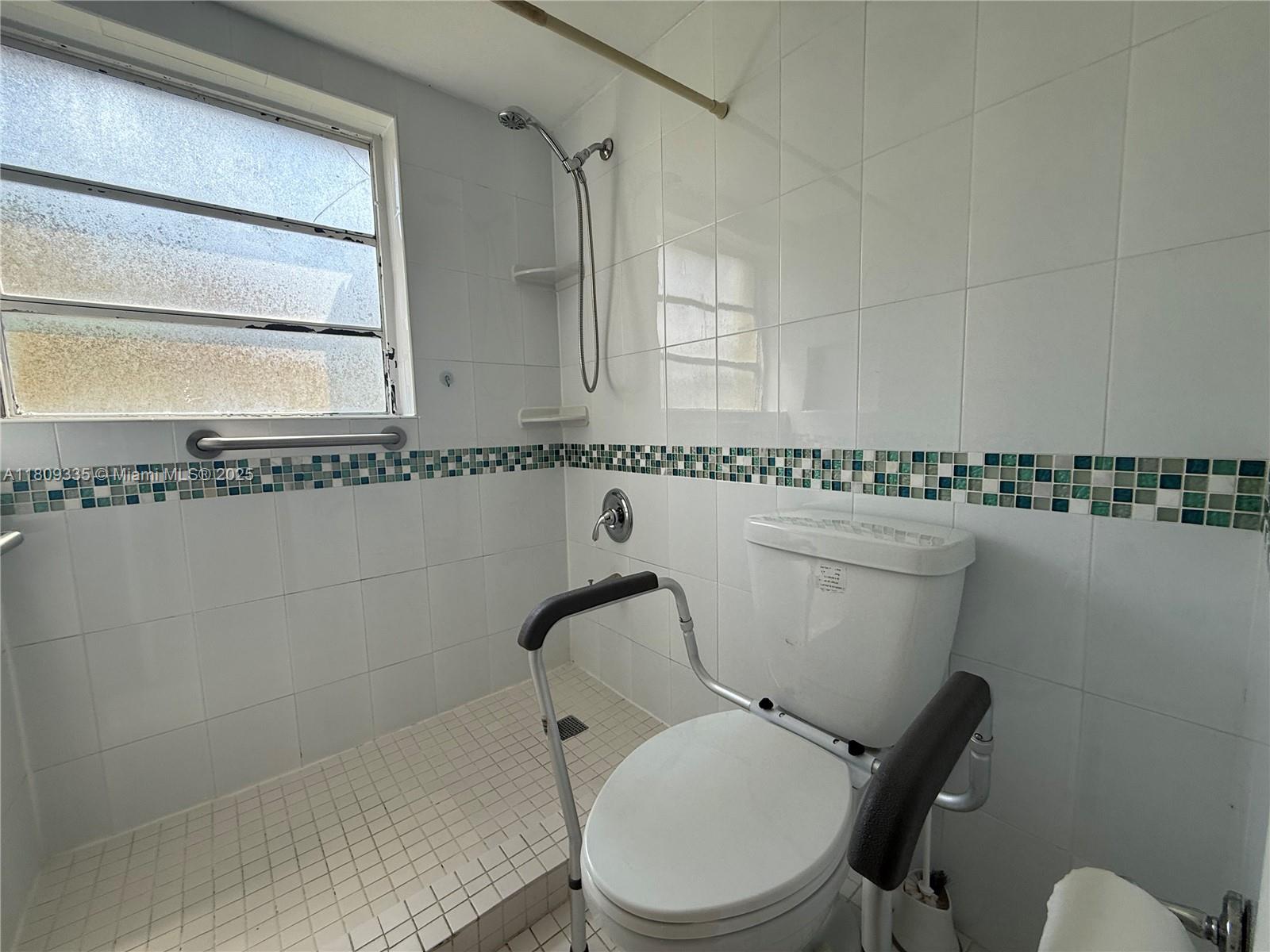 KENLAND POINTE CONDO IV - Residential