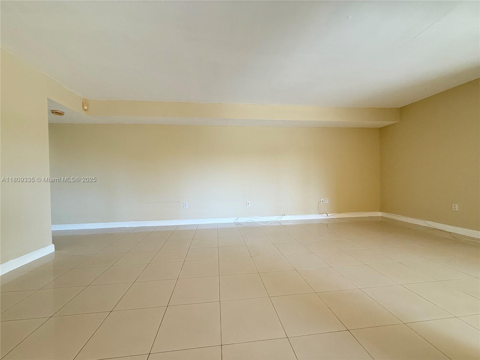 KENLAND POINTE CONDO IV - Residential
