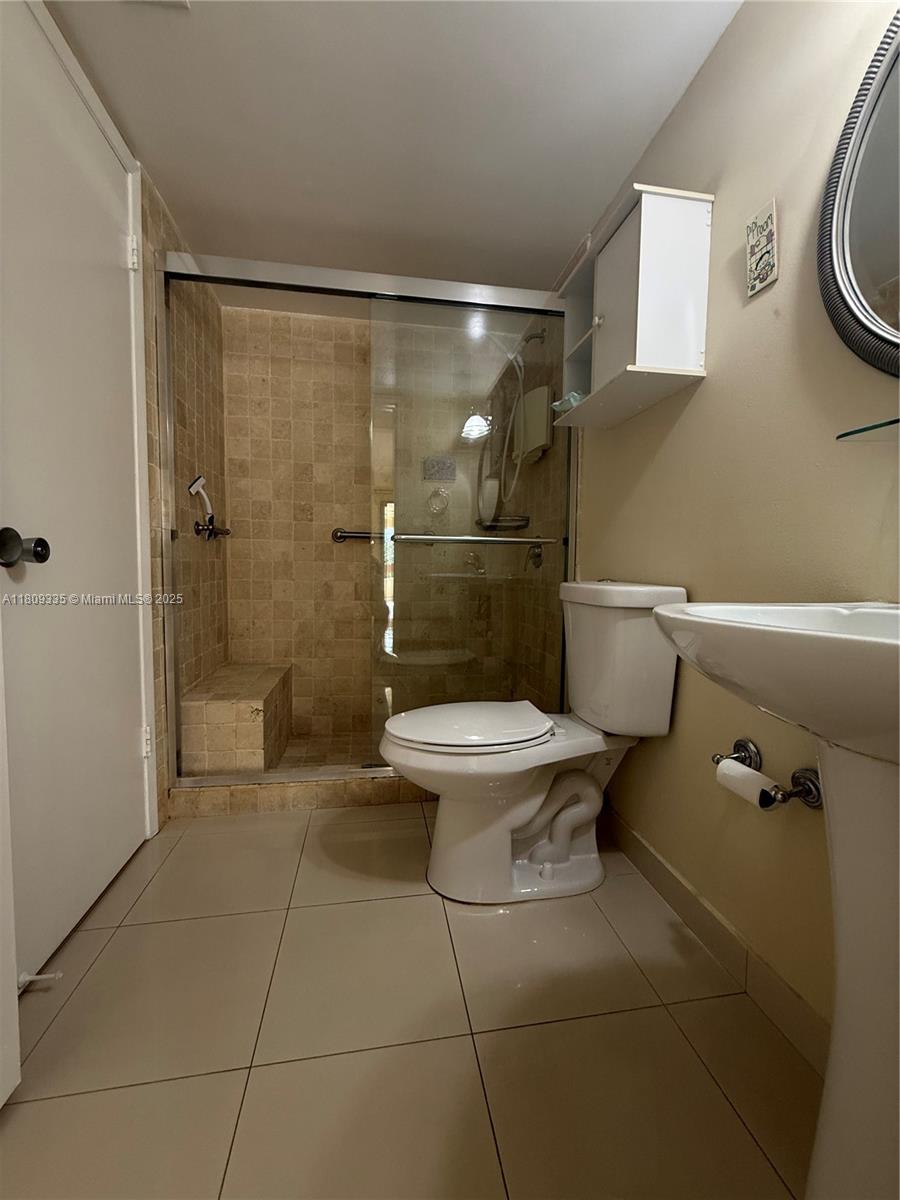 KENLAND POINTE CONDO IV - Residential