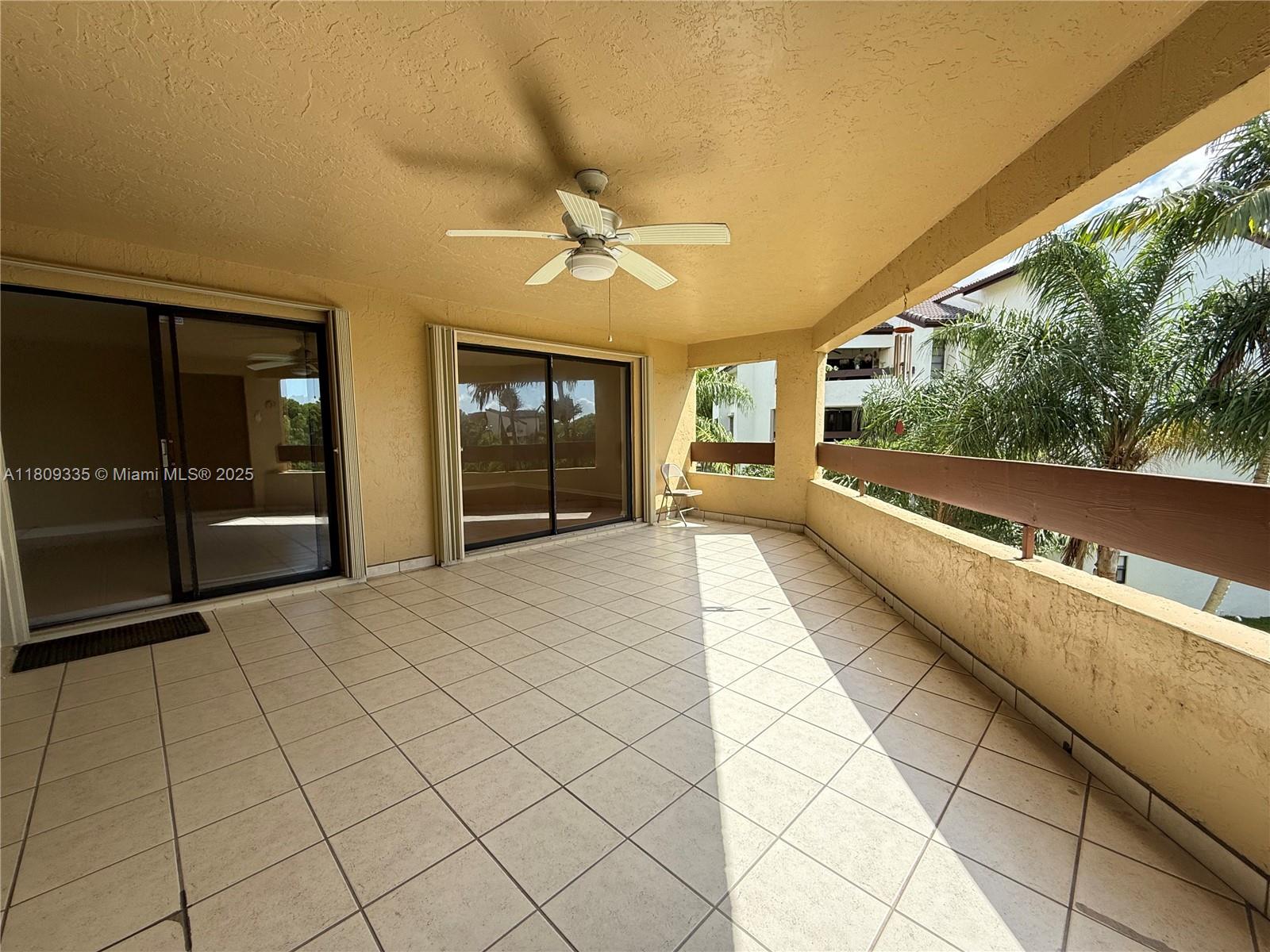 KENLAND POINTE CONDO IV - Residential