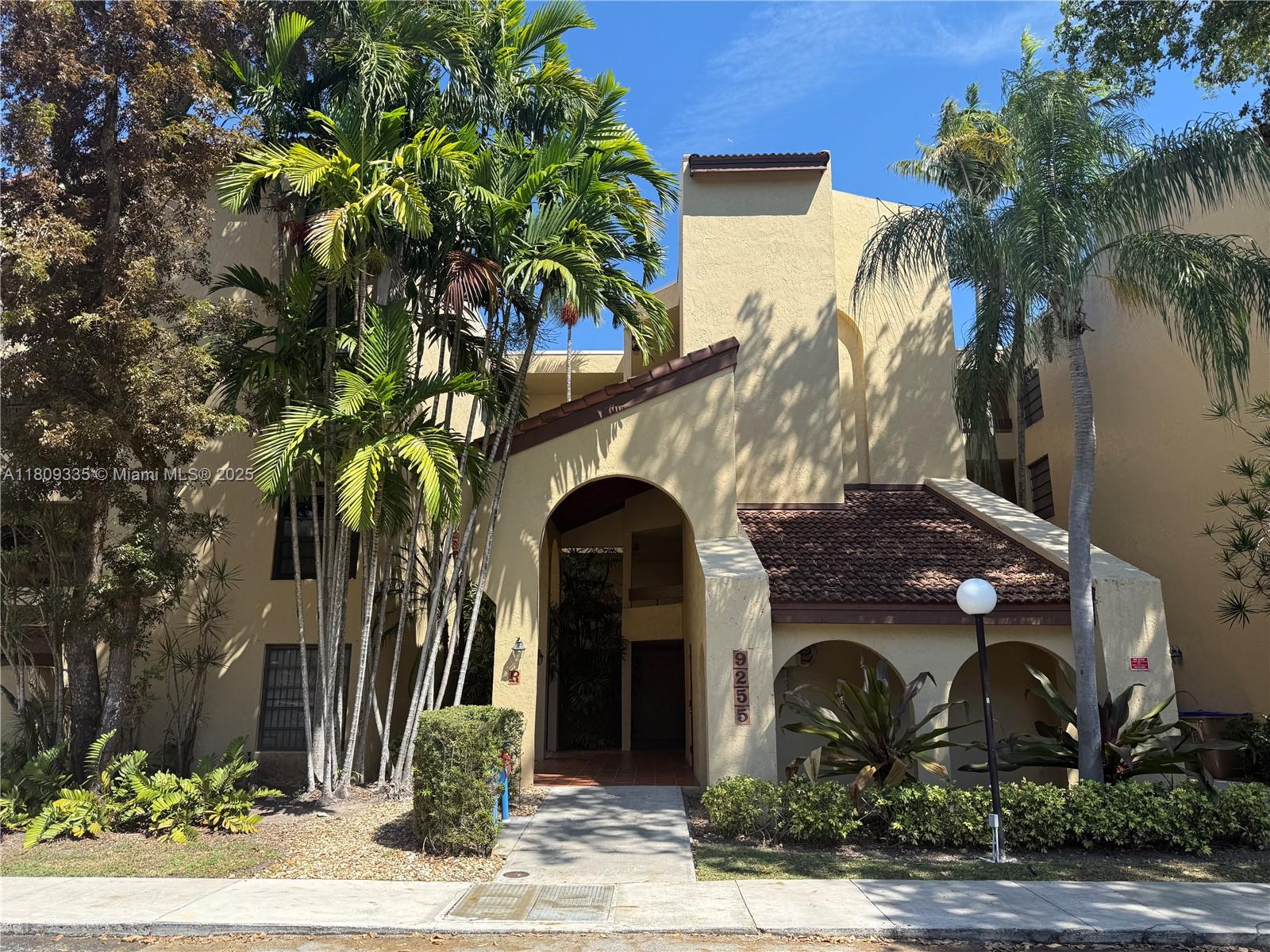 Property for Sale at 9255 Sw 125th Ave 304R, Miami, Broward County, Florida - Bedrooms: 2 
Bathrooms: 2  - $385,000